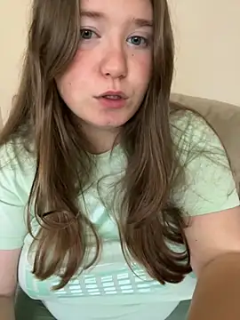 Snapshot of remirann_ chatting on September 11, 3:56 pm remirann  online show from September 11, 3:56 pm