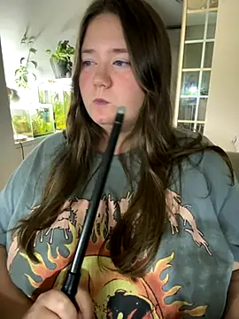 Snapshot of remirann_ chatting on October 10, 5:34 pm remirann  online show from October 10, 5:34 pm