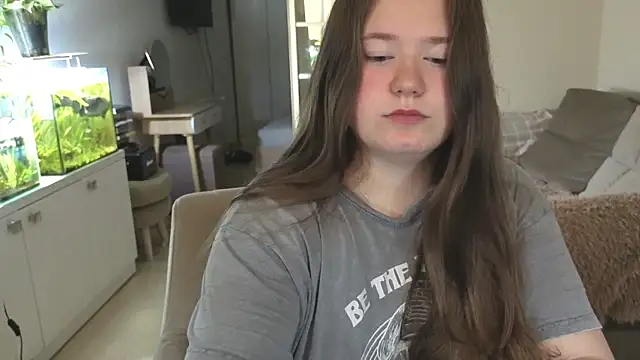 Snapshot of remirann_ chatting on November 2, 5:21 am remirann  online show from November 2, 5:21 am