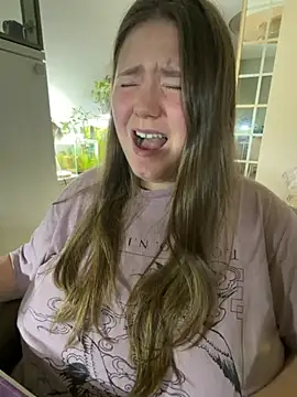 remirann  online show from November 5, 7:25 pm