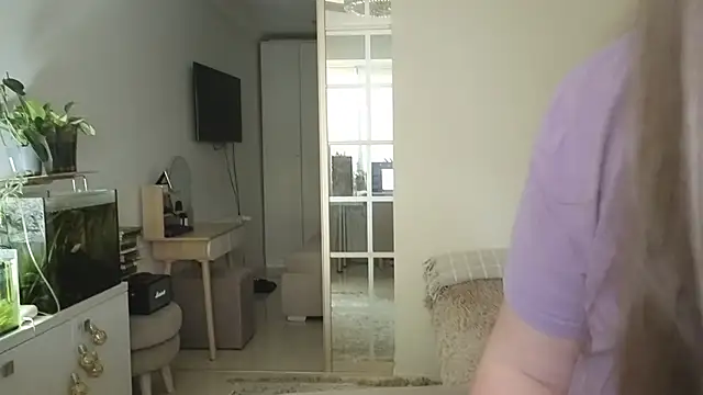 remirann  online show from January 17, 1:49 pm