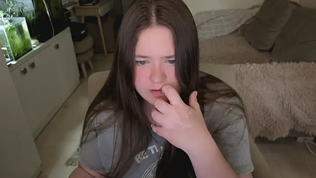 remirann  online show from April 22, 12:18 pm