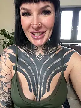 Snapshot of InkedBiitch chatting on March 2, 8:48 am InkedBiitch online show from March 2, 8:48 am