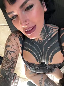 Snapshot of InkedBiitch chatting on March 12, 7:02 am InkedBiitch online show from March 12, 7:02 am