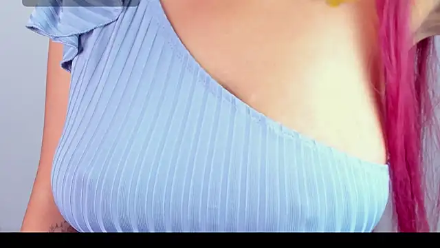 MaiaPetitte  online show from December 3, 12:40 am