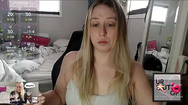 Snapshot of ursluttygf chatting on December 15, 5:20 pm ursluttygf online show from December 15, 5:20 pm