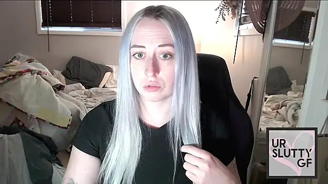 ursluttygf online show from November 14, 10:07 pm