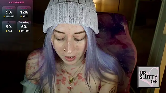 ursluttygf online show from April 3, 3:32 pm