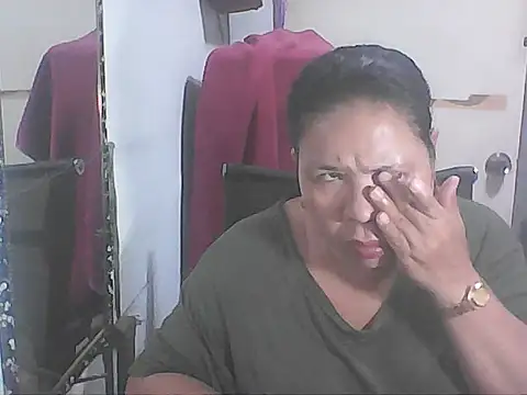 hotwet mama4uxx online show from January 11, 10:48 pm