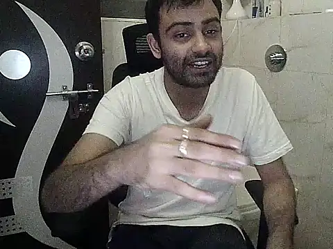 Snapshot of king_kong_india1 chatting on January 15, 8:01 pm king kong india1 online show from January 15, 8:01 pm