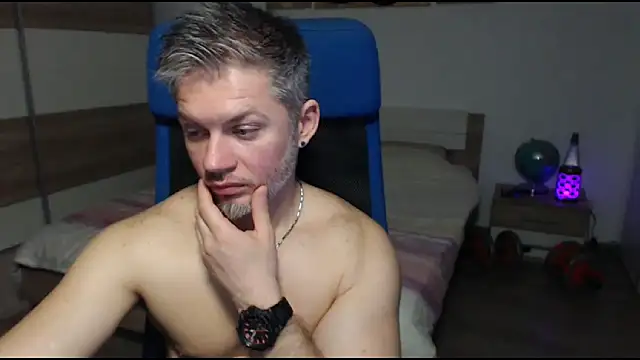 RobbyShawz online show from March 4, 10:57 am