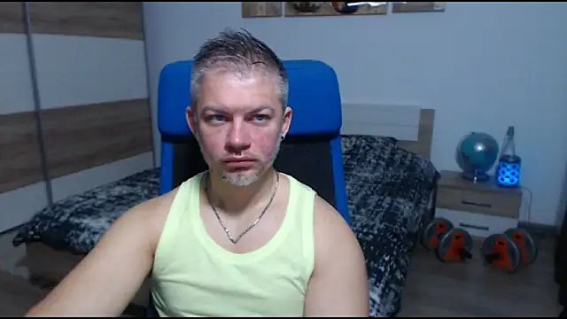 RobbyShawz online show from October 31, 5:52 am