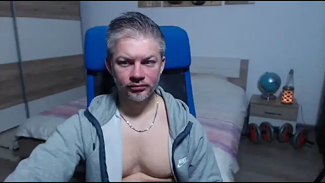 RobbyShawz online show from November 25, 6:02 am