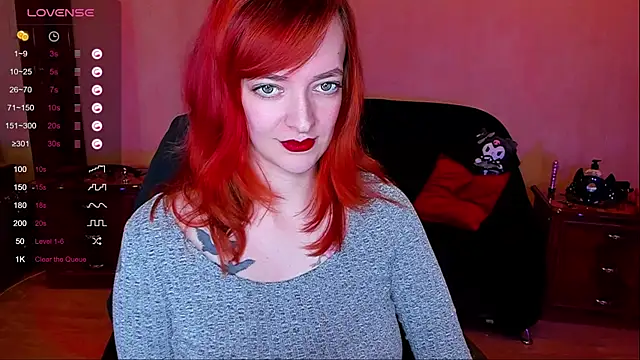 Snapshot of Mary_Yolo chatting on December 9, 8:11 am Mary Yolo online show from December 9, 8:11 am