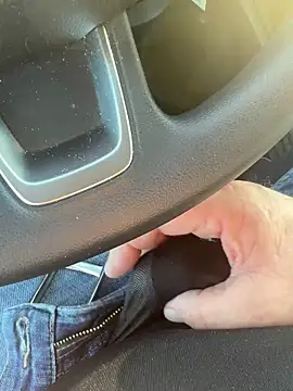 Snapshot of Cezar993 chatting on December 27, 1:39 pm Cezar993 online show from December 27, 1:39 pm