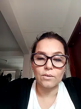 Snapshot of MariaPau_83 chatting on November 5, 7:14 pm MariaPau 83 online show from November 5, 7:14 pm