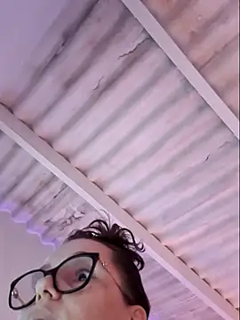 Snapshot of MariaPau_83 chatting on November 12, 5:02 pm MariaPau 83 online show from November 12, 5:02 pm