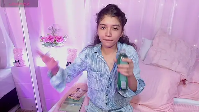 Sweetcristin online show from June 3, 1:19 am