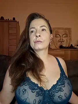 cristalines online show from September 22, 5:04 pm