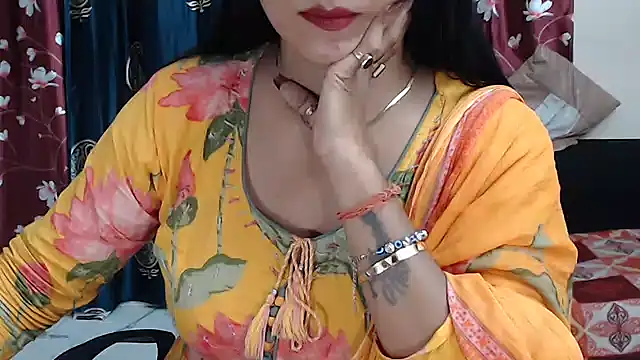 Snapshot of Naiaa-mylove chatting on July 10, 9:34 am Naiaa-mylove online show from July 10, 9:34 am