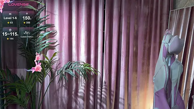 Snapshot of 01_lili_01 chatting on November 8, 2:06 pm 01 lili 01 online show from November 8, 2:06 pm