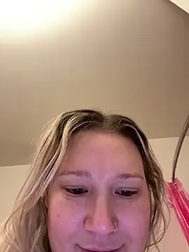 PiggyRose online show from January 5, 11:19 pm