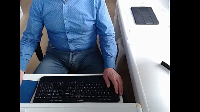 dutchpornking online show from October 31, 8:59 am