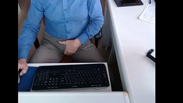 dutchpornking online show from November 15, 8:11 am