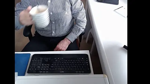 dutchpornking online show from May 4, 6:42 am