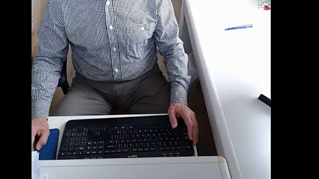 dutchpornking online show from May 20, 7:03 am