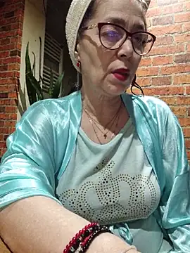 Chriss Tinaa online show from April 4, 3:27 am