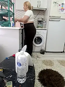 Snapshot of matbazell chatting on February 3, 2:22 pm matbazell online show from February 3, 2:22 pm