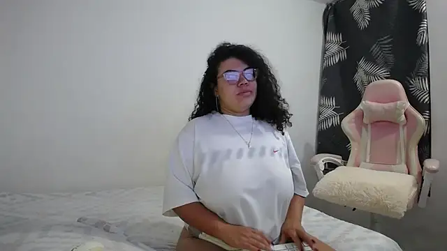 mabigomez00 online show from September 24, 9:23 am