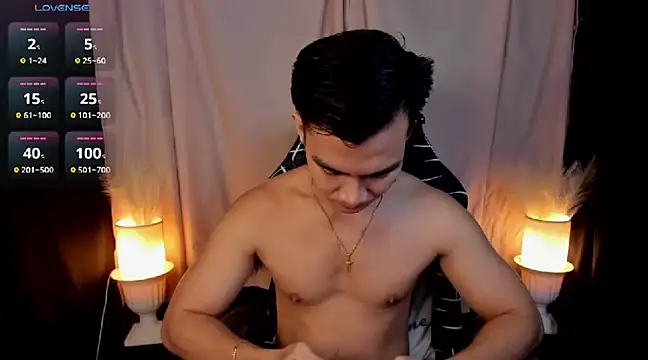 Snapshot of 000batman000 chatting on January 29, 1:05 am 000batman000 online show from January 29, 1:05 am