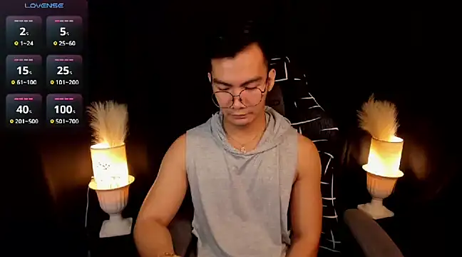 Snapshot of 000batman000 chatting on March 4, 12:39 am 000batman000 online show from March 4, 12:39 am