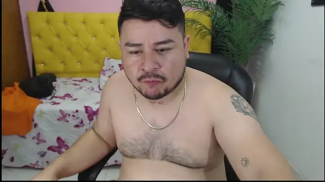 Snapshot of oso_dirty_ chatting on December 21, 5:40 pm oso dirty  online show from December 21, 5:40 pm