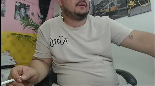 Snapshot of oso_dirty_ chatting on December 23, 5:43 pm oso dirty  online show from December 23, 5:43 pm