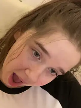 HornyGirlH online show from February 3, 2:36 am