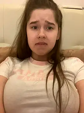 HornyGirlH online show from October 3, 10:18 pm