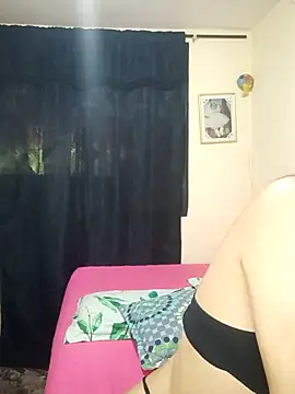 iamemmablake online show from November 16, 5:29 pm