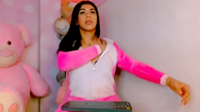 veronica villalba online show from December 17, 5:40 am