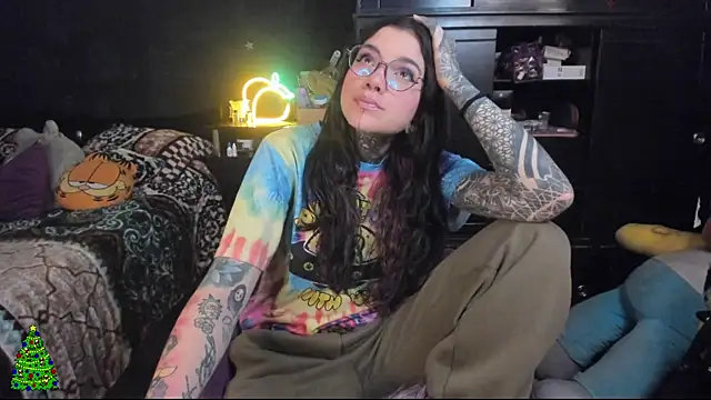 Snapshot of Lilmarieee chatting on December 28, 9:30 pm Lilmarieee online show from December 28, 9:30 pm