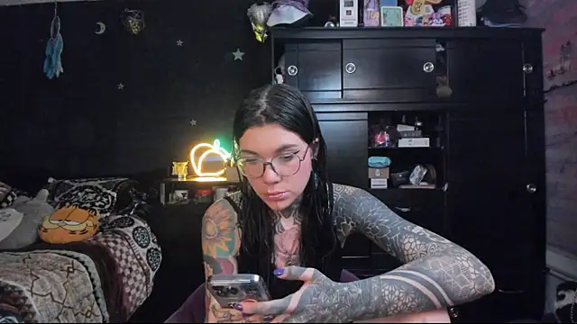 Snapshot of Lilmarieee chatting on January 10, 12:17 am Lilmarieee online show from January 10, 12:17 am