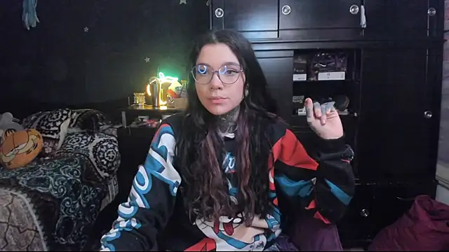 Snapshot of Lilmarieee chatting on February 5, 11:06 pm Lilmarieee online show from February 5, 11:06 pm