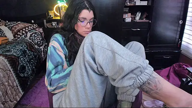 Snapshot of Lilmarieee chatting on February 10, 8:10 pm Lilmarieee online show from February 10, 8:10 pm