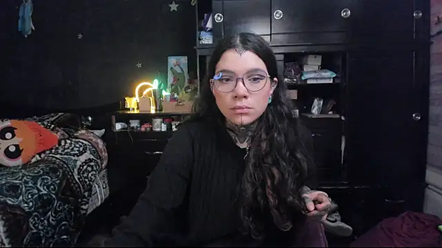 Snapshot of Lilmarieee chatting on February 17, 10:58 pm Lilmarieee online show from February 17, 10:58 pm