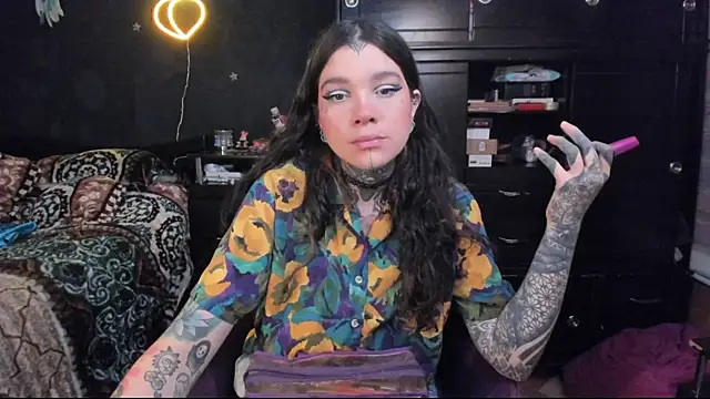 Snapshot of Lilmarieee chatting on March 12, 10:28 pm Lilmarieee online show from March 12, 10:28 pm