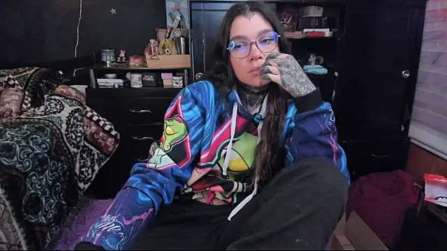 Snapshot of Lilmarieee chatting on March 14, 1:48 am Lilmarieee online show from March 14, 1:48 am