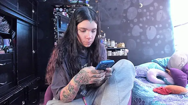 Lilmarieee online show from December 22, 2:25 pm