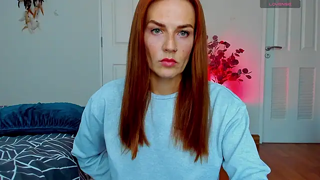 BritneyHall online show from February 26, 8:15 am